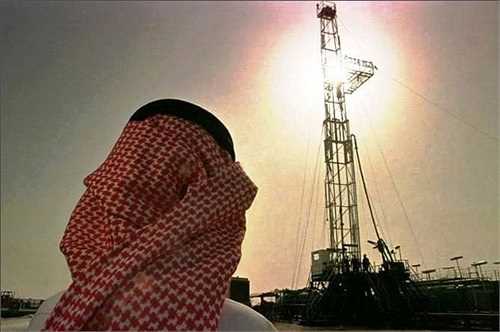 عرضه نفت عربستان در ماه اکتبر 350 هزار بشکه کاهش می‌یابد
