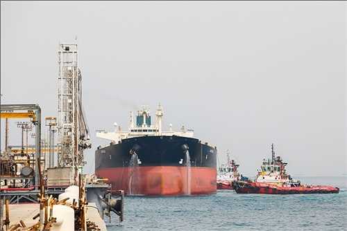 کویت درگیر مهار نشت نفت در خلیج فارس است