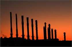 پالایشگاه‌های نفت ایران در مسیر توسعه و بهبود کیفیت قرار دارند